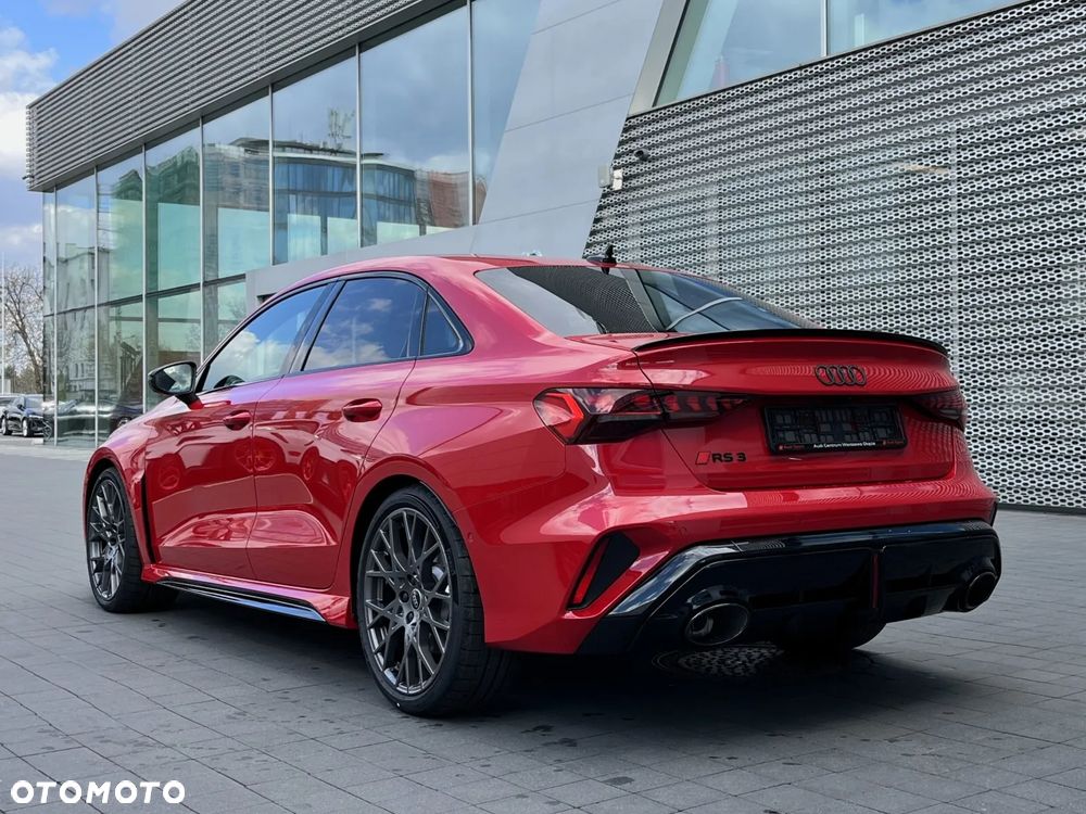 Audi RS3 Limousine - 3