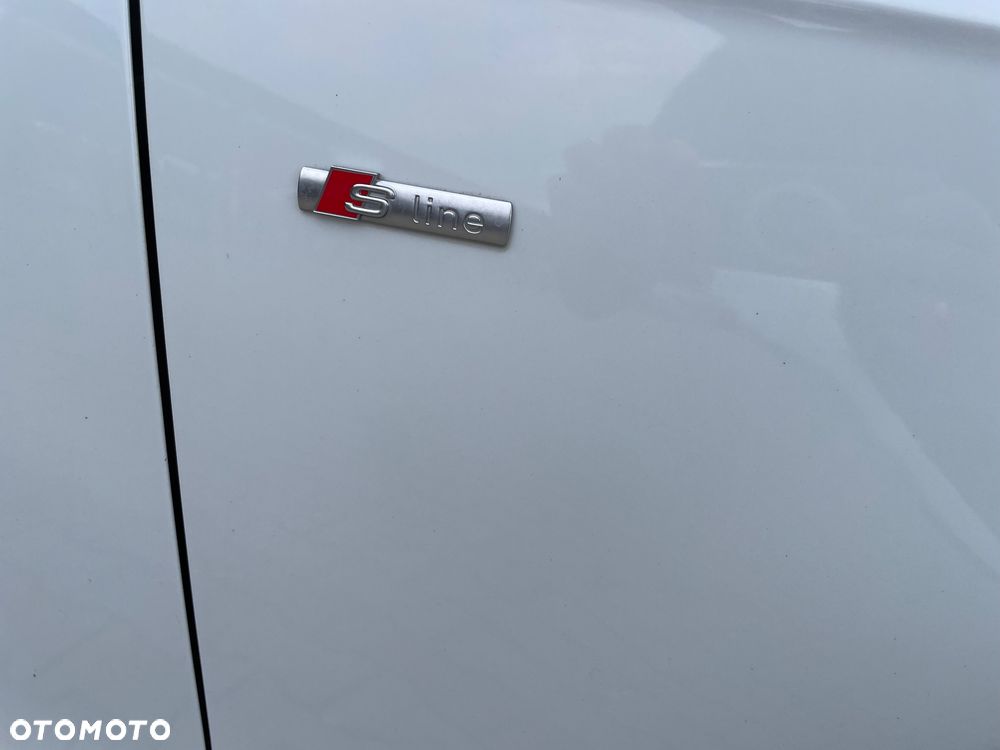 Audi A4 Avant 2.0 TDI ultra S tronic sport - 9