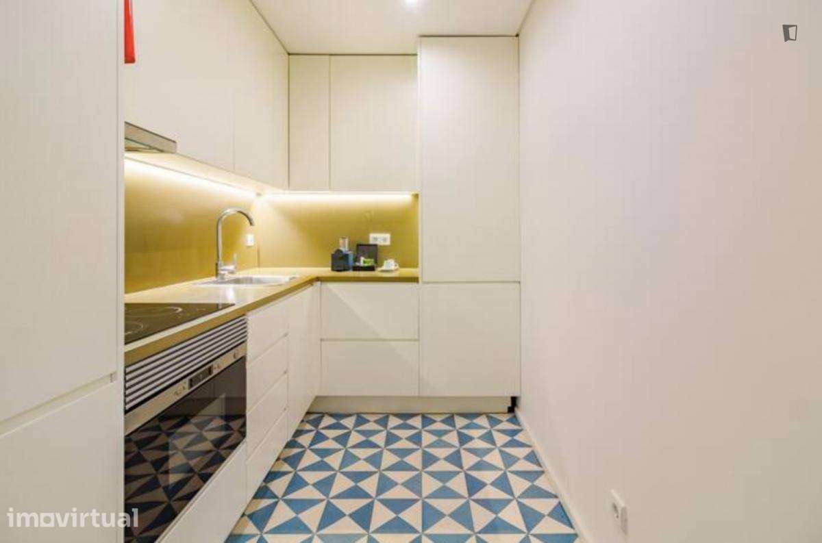 Apartamento com 1 quartos - localizado em São Nicolau Porto - Grande imagem: 4/12