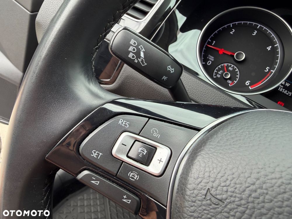 Volkswagen Golf 2.0 TDI SCR Highline - 38