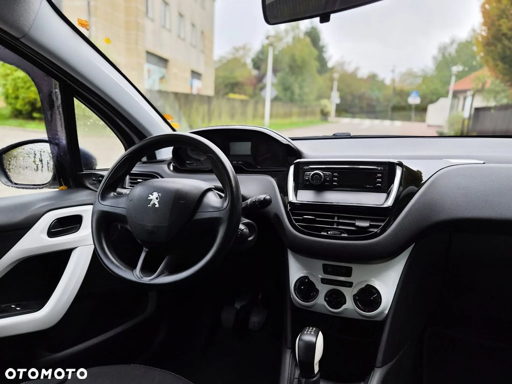 Peugeot 208 - 13