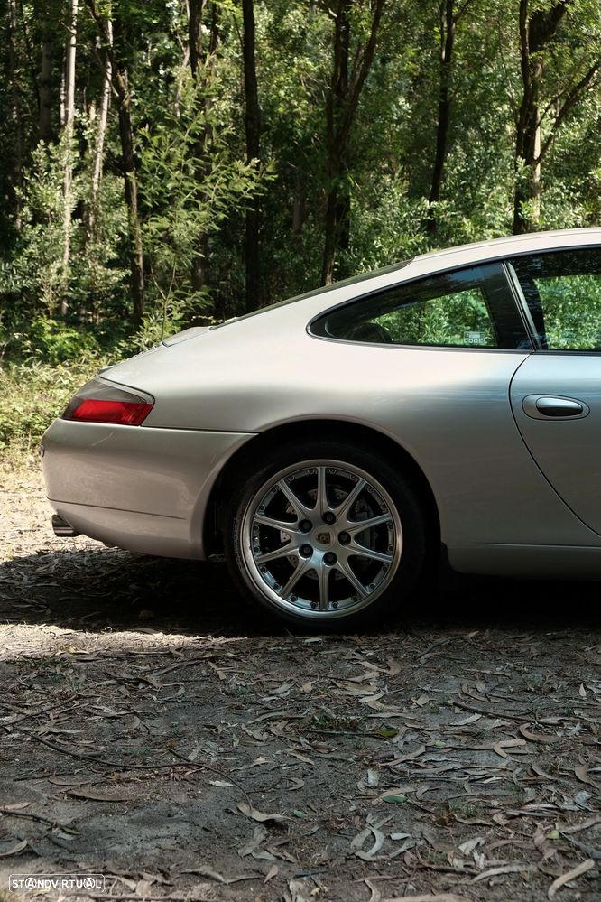 Porsche 911 (996) Carrera 4 Coupé - 14