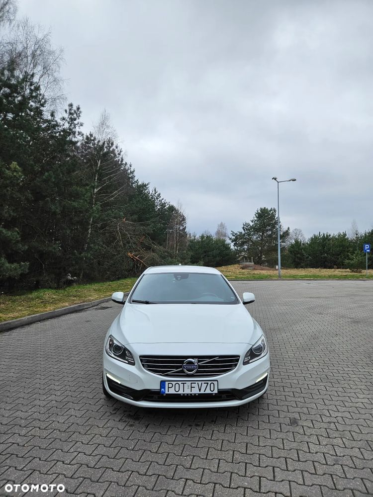 Volvo V60 D4 Drive-E Momentum - 3