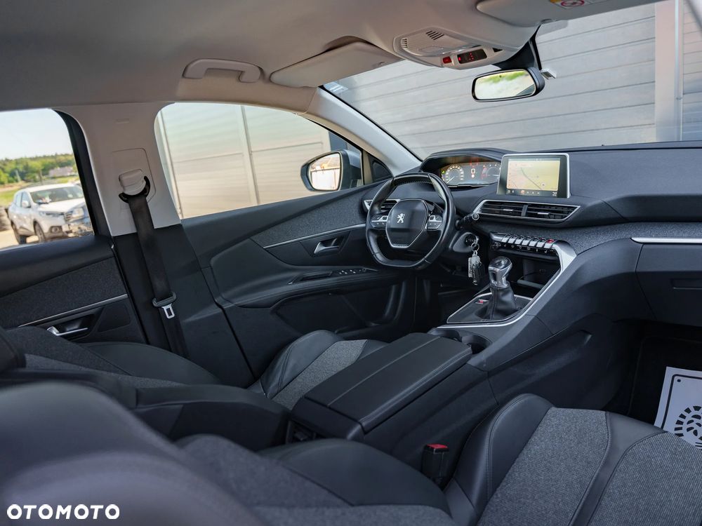 Peugeot 3008 1.5 BlueHDi Allure S&S - 18