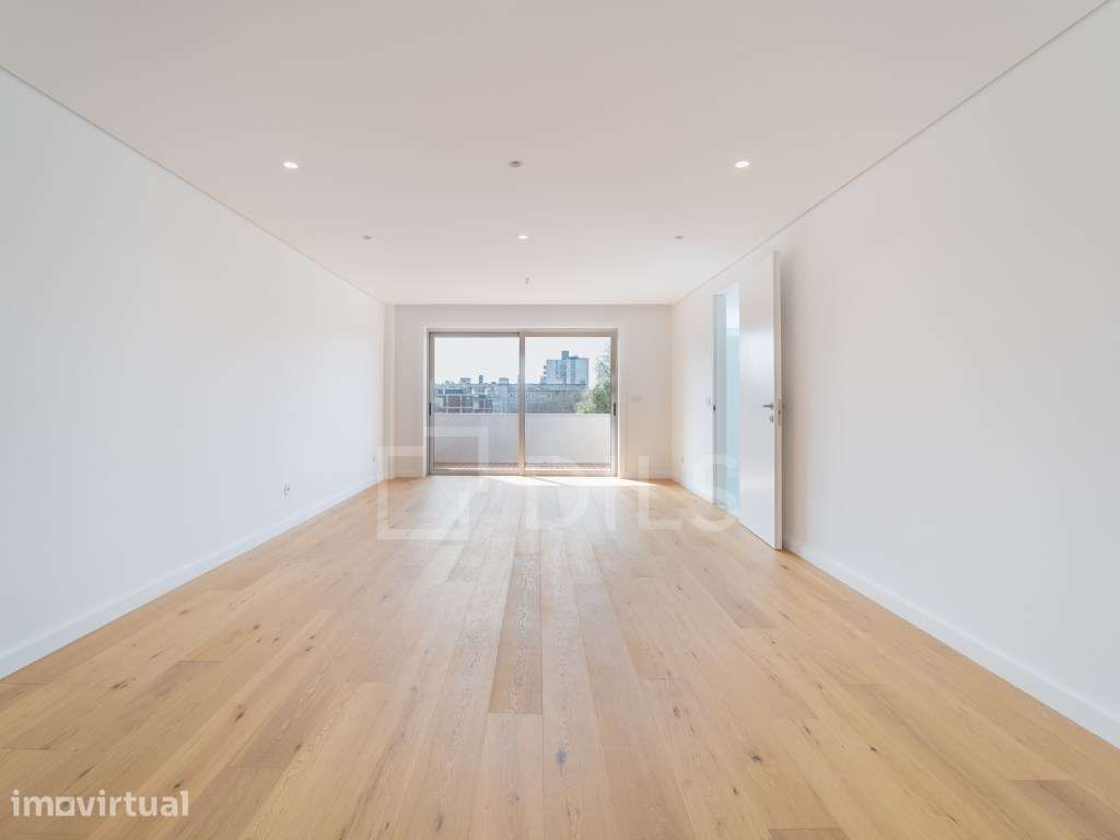 Apartamento T3, renovado, na Avenida da Boavista - Grande imagem: 3/41