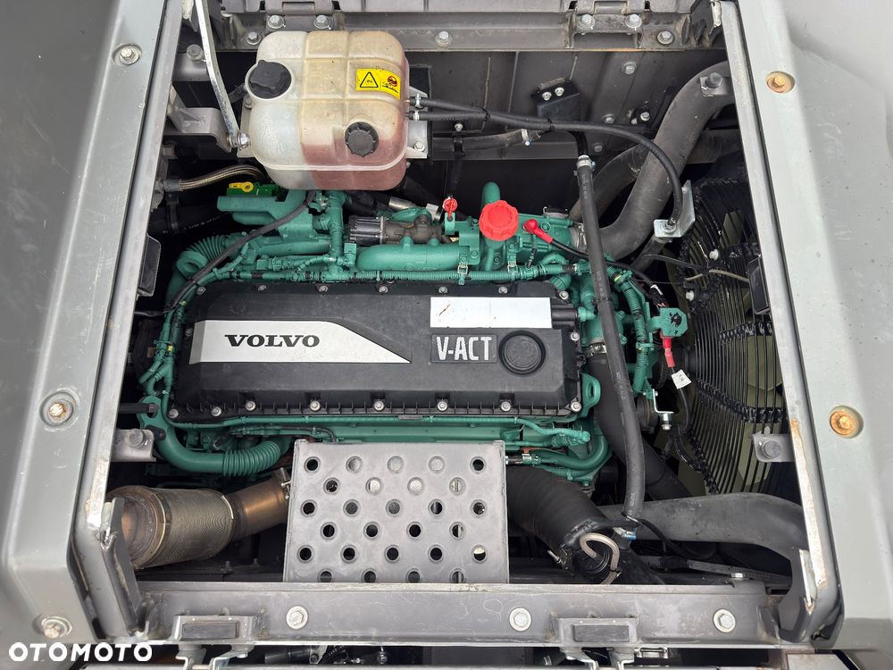 Volvo EC 300 EL - 21