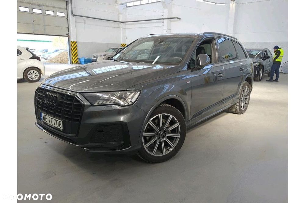 Audi Q7 - 1