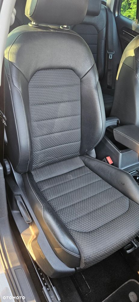 Volkswagen Golf - 24