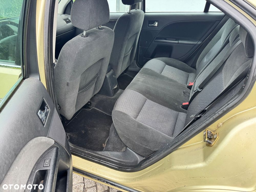Ford Mondeo - 28