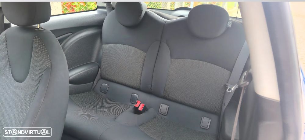 MINI 3 Portas One D - 7