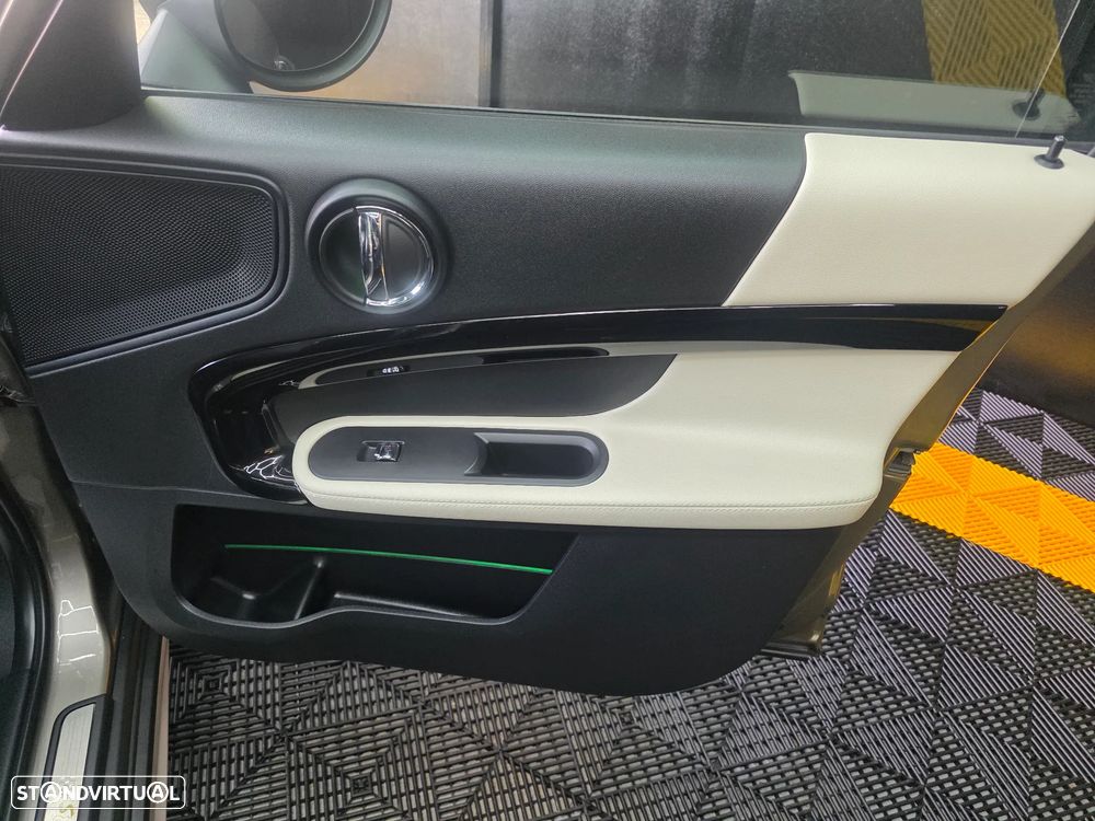 MINI Countryman Cooper SE ALL4 Auto - 14