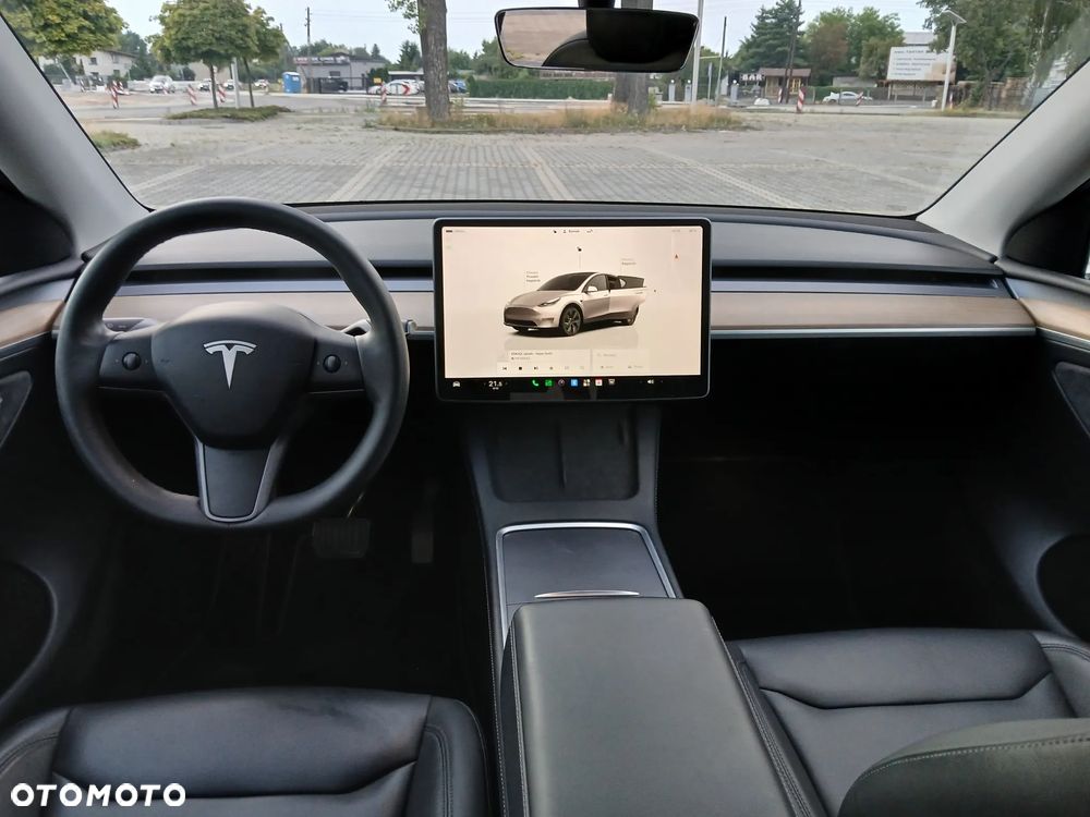 Tesla Model Y RWD - 13