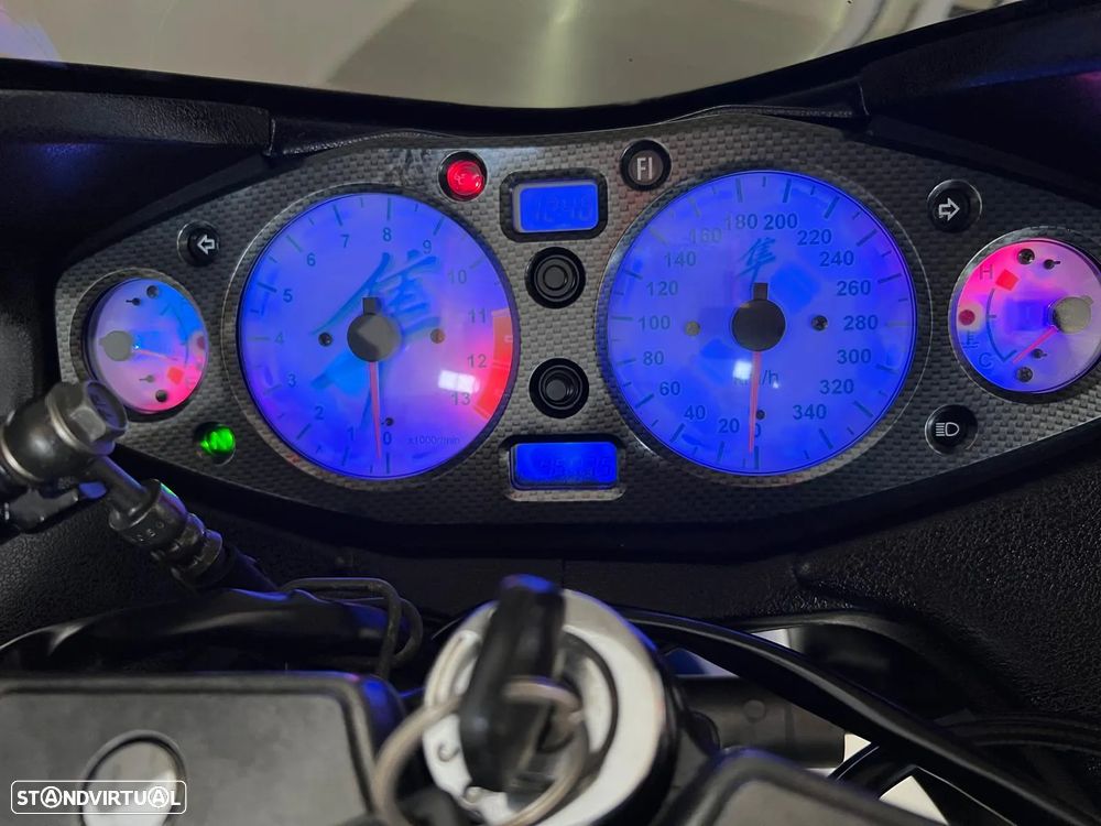 Suzuki Hayabusa GSX-R 1300 - 9