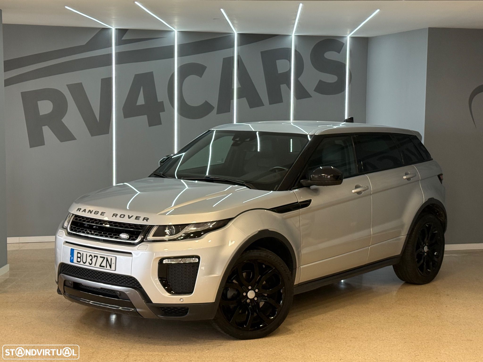 Land Rover Range Rover Evoque 2.0 D150 AWD R-Dynamic HSE Auto - 1