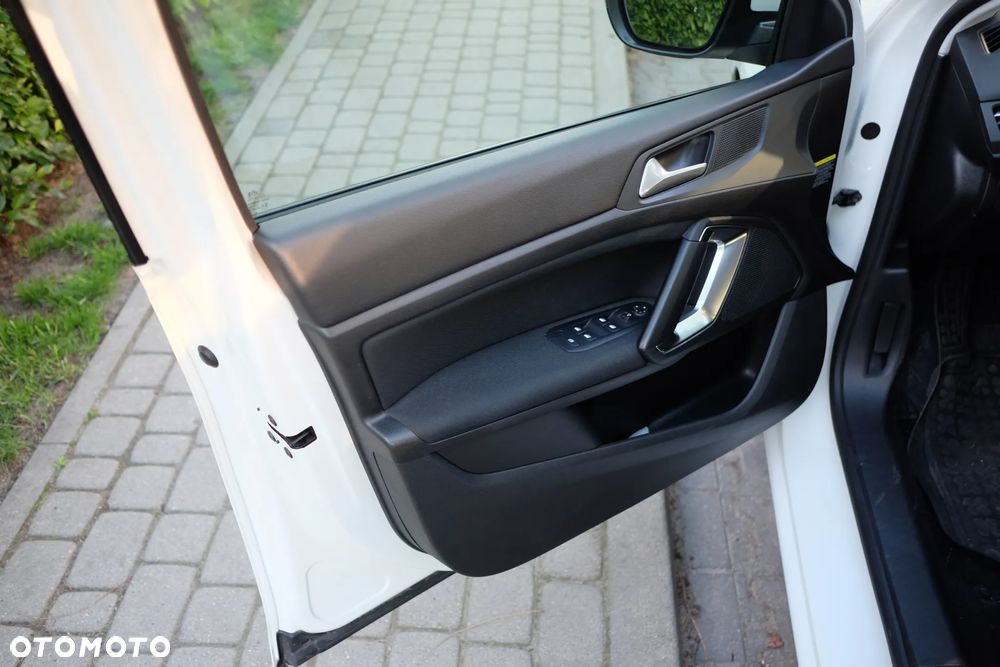 Peugeot 308 1.2 PureTech Active S&S EAT6 - 13