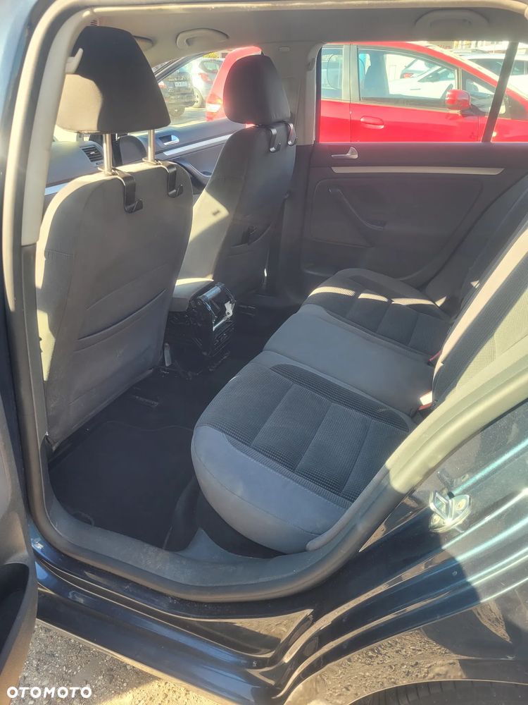 Volkswagen Golf - 10