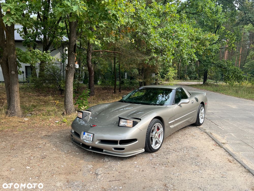 Chevrolet Corvette - 35