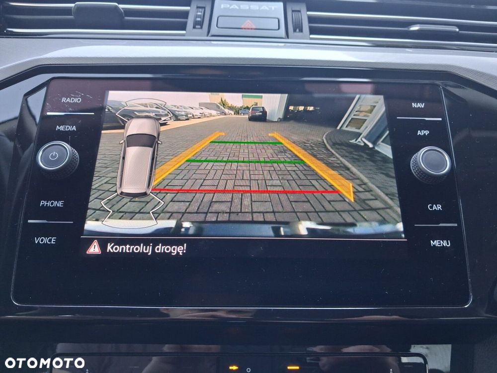 Volkswagen Passat - 24