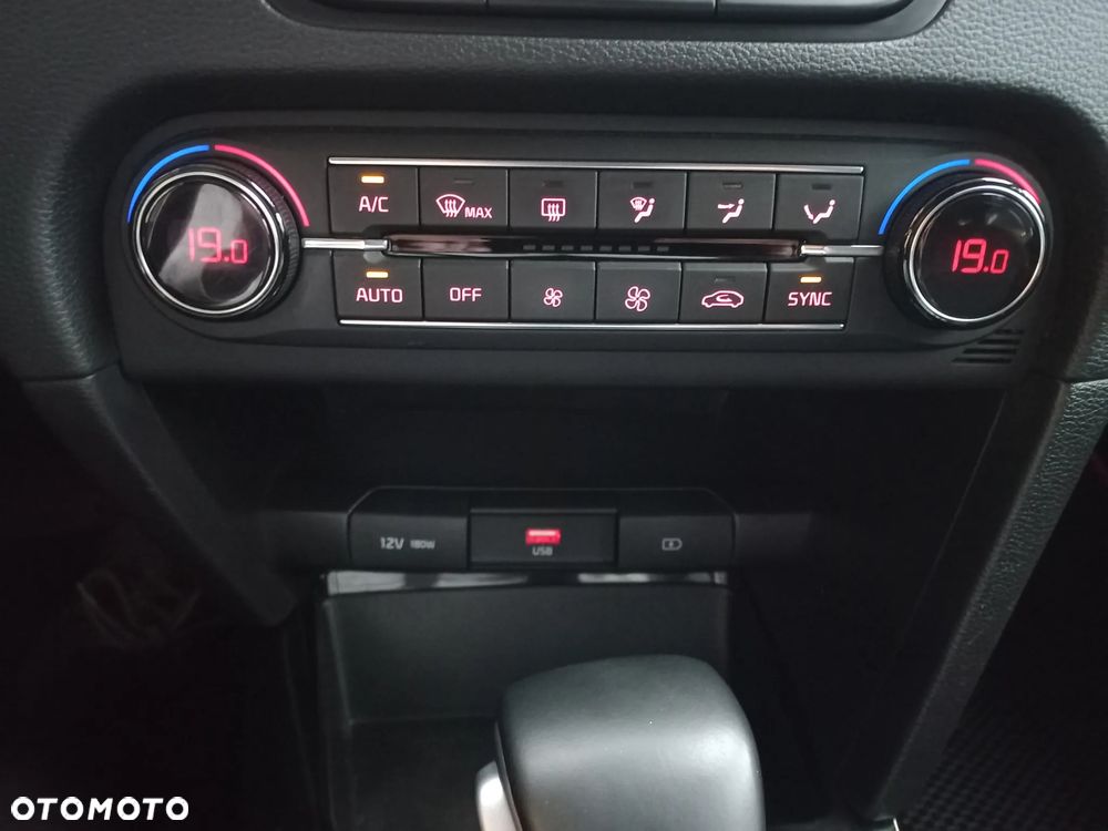 Kia Ceed 1.4 T-GDI L Business Line DCT - 18