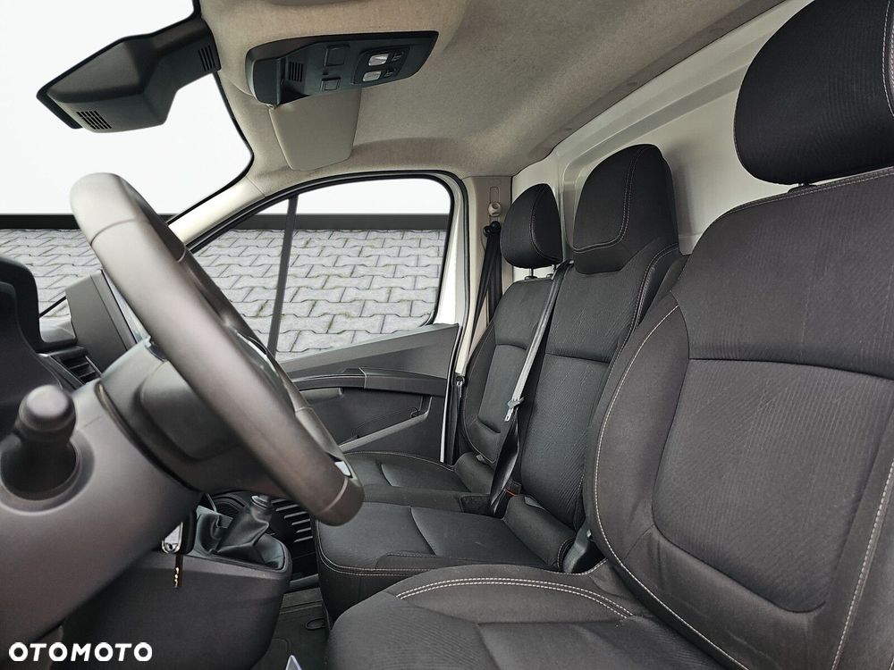 Renault Trafic 2.0 dCI - 10