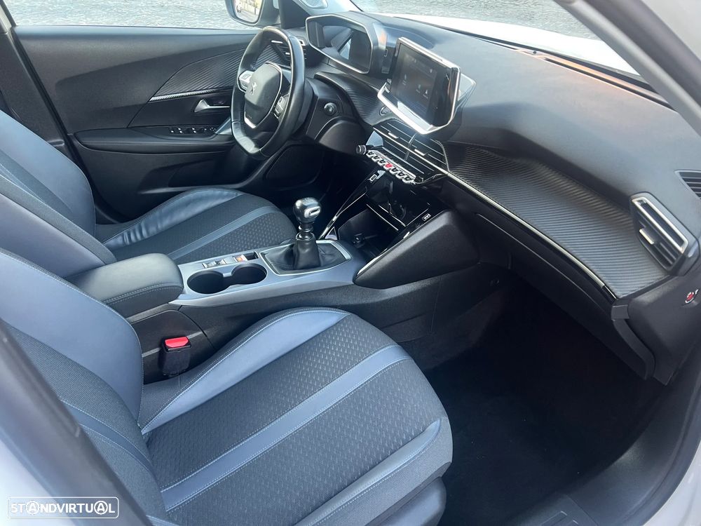 Peugeot 2008 1.2 PureTech Allure - 26