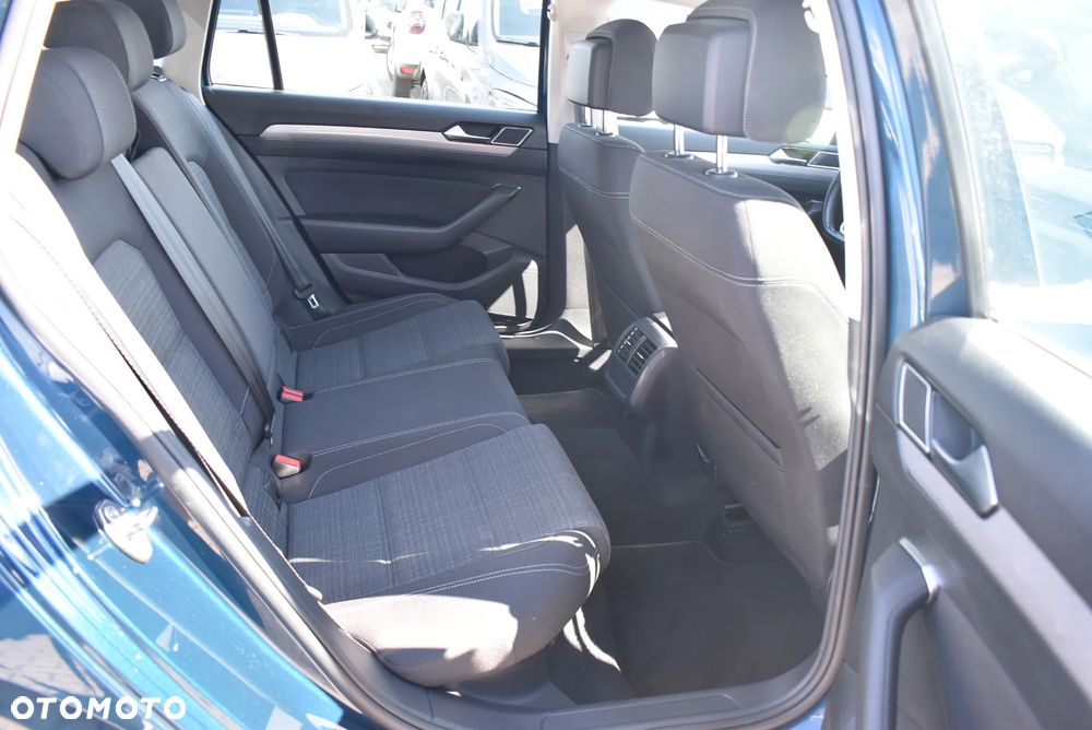 Volkswagen Passat Variant - 15