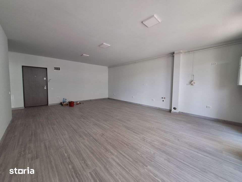 Apartament cu 2 camere, 55 mp, balcon, zona Eroilor — fotografia 3