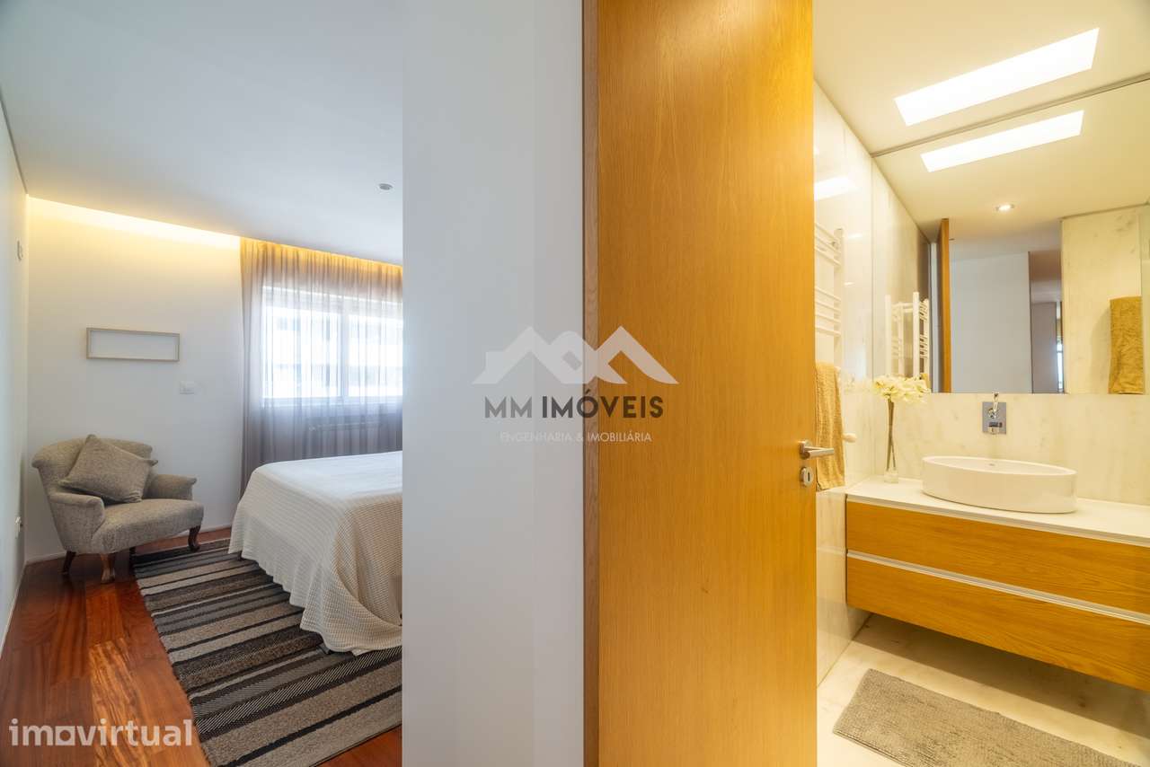 Apartamento T3 |170 m²| 3 Frentes | Vista Rio | 2 Lugares de Garagem | - Grande imagem: 3/46