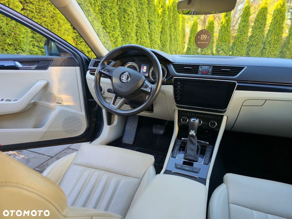Skoda Superb 2.0 TDI 4x4 L&K DSG - 19