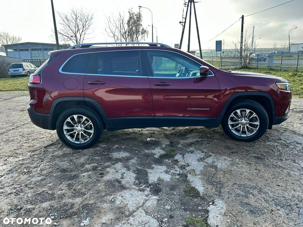 Jeep Cherokee - 4