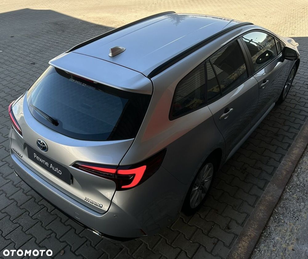 Toyota Corolla 1.8 Hybrid Comfort - 24