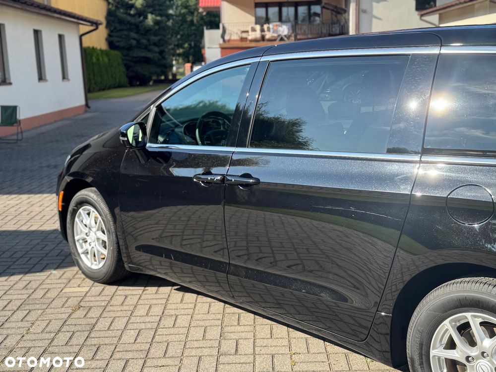 Chrysler Pacifica - 17