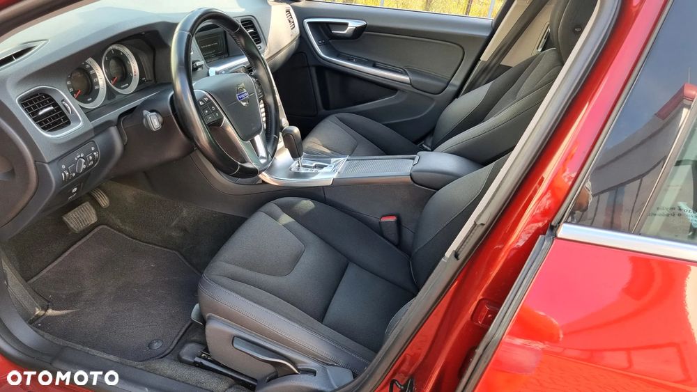 Volvo S60 D3 Geartronic Momentum - 17