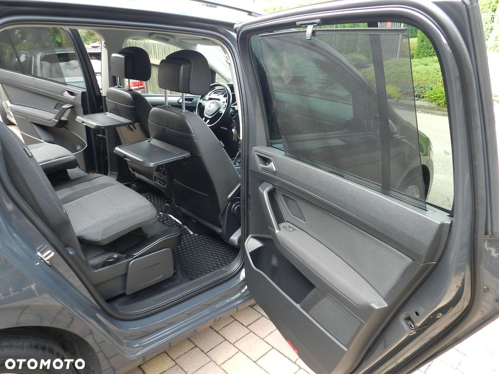 Volkswagen Touran - 19