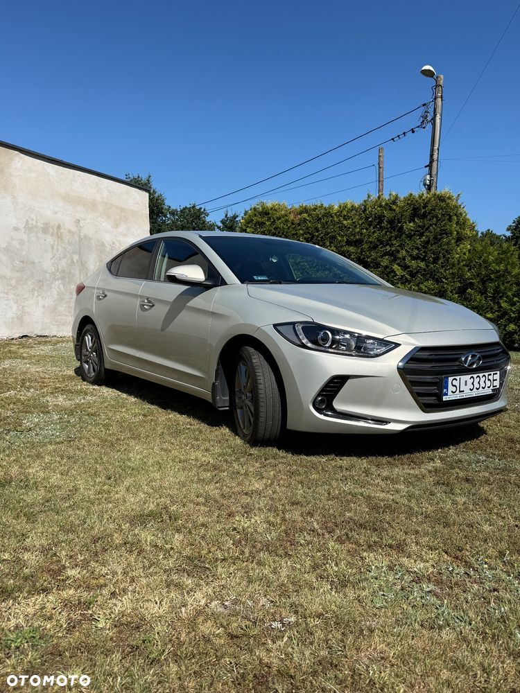 Hyundai Elantra 1.6 Comfort - 2