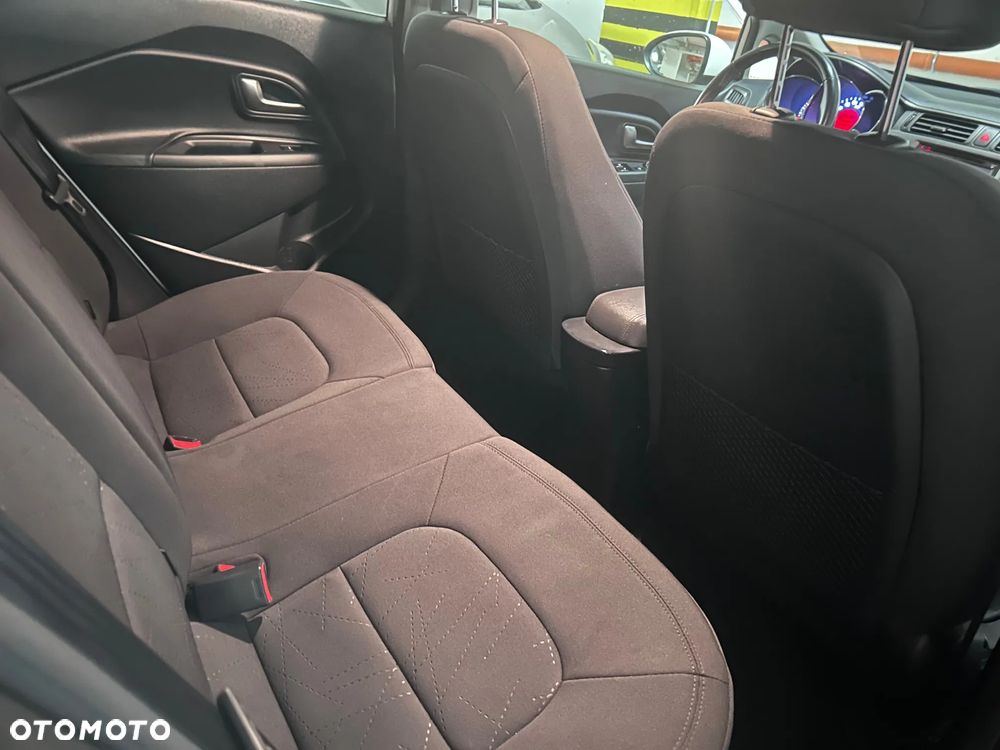 Kia Rio 1.2 Dream Team Edition - 12