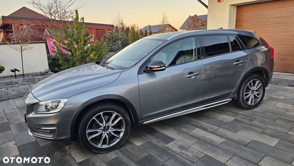 Volvo V60 D4 AWD Drive-E Summum - 4