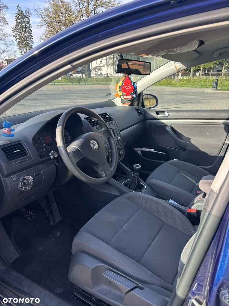 Volkswagen Golf - 6