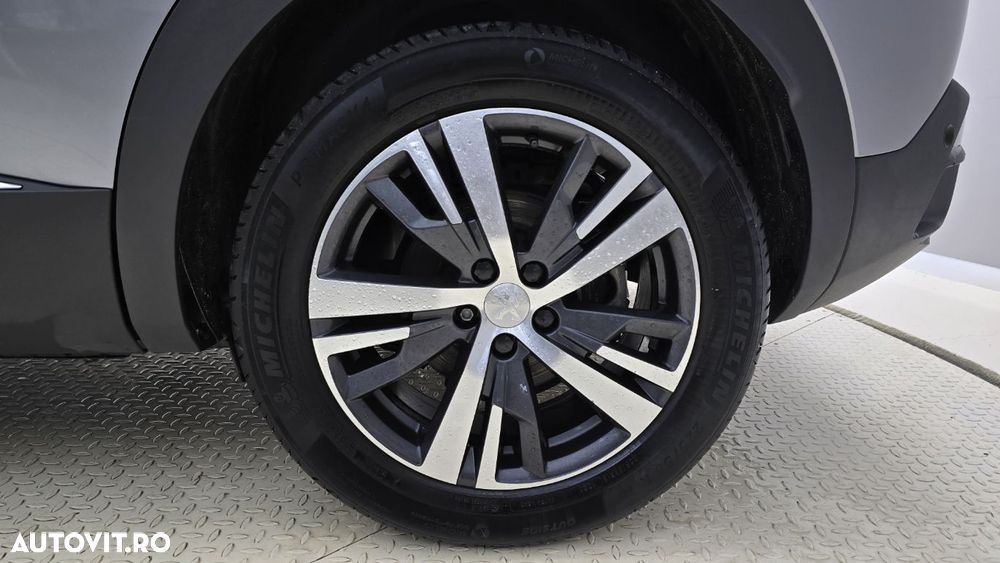 Peugeot 3008 1.2 PureTech S&S EAT8 Allure - 22