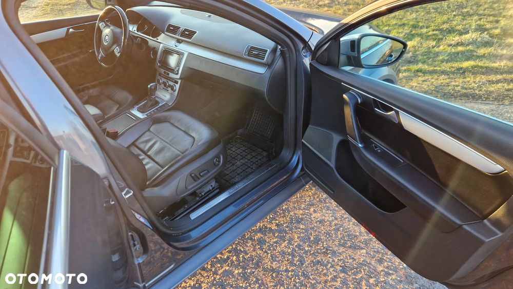 Volkswagen Passat 2.0 TDI 4Motion DSG BlueMotion Tech Highline - 19