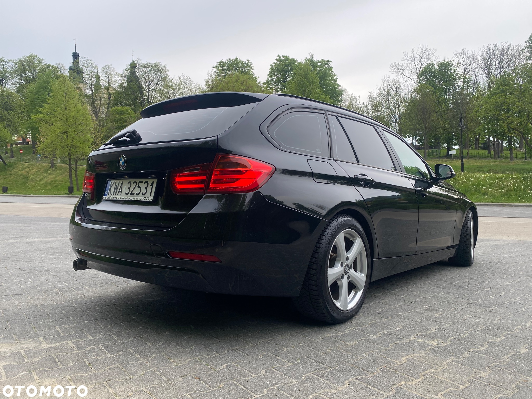 BMW Seria 3 318d Touring - 3