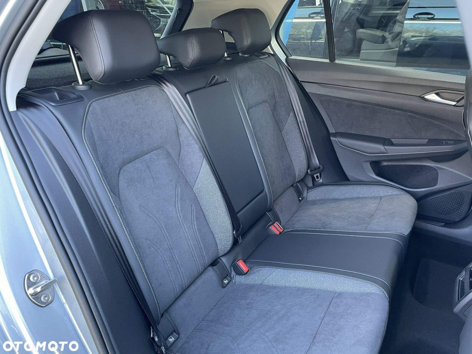 Volkswagen Golf VIII 1.5 eTSI mHEV Life Plus DSG - 24