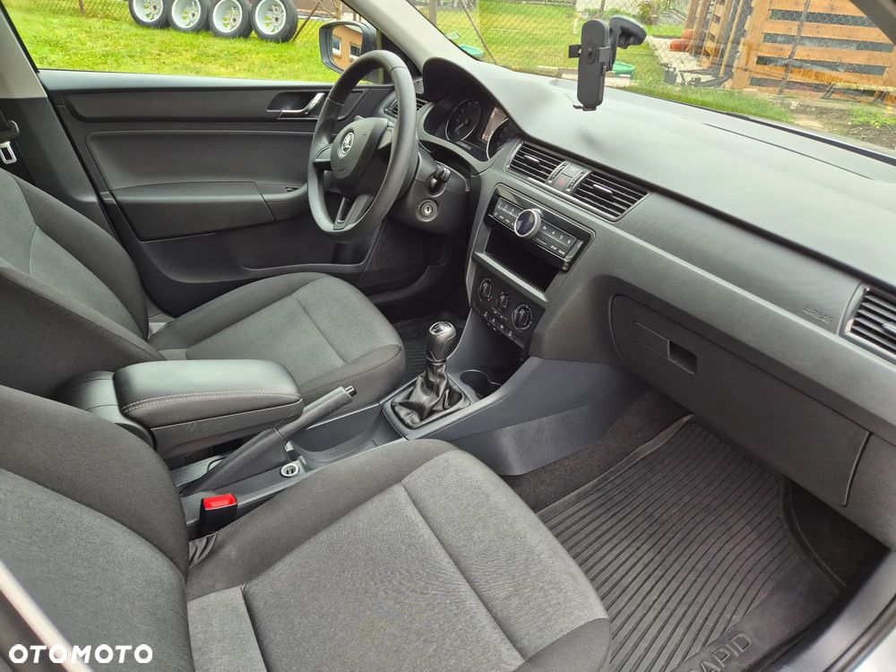 Skoda RAPID - 10