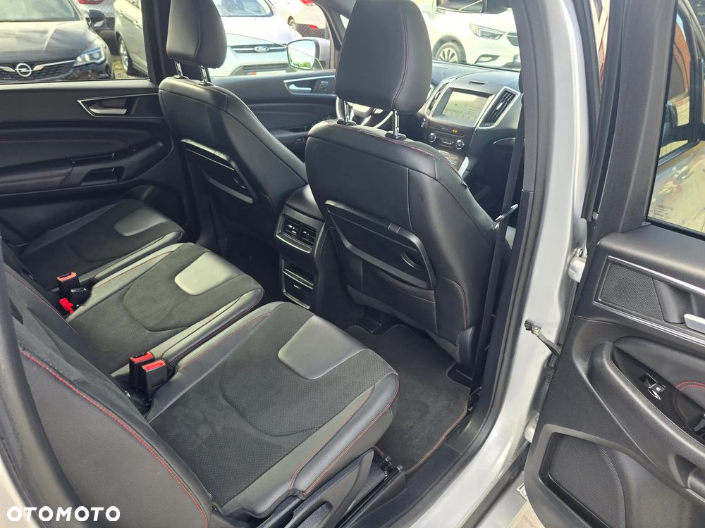 Ford S-Max - 12