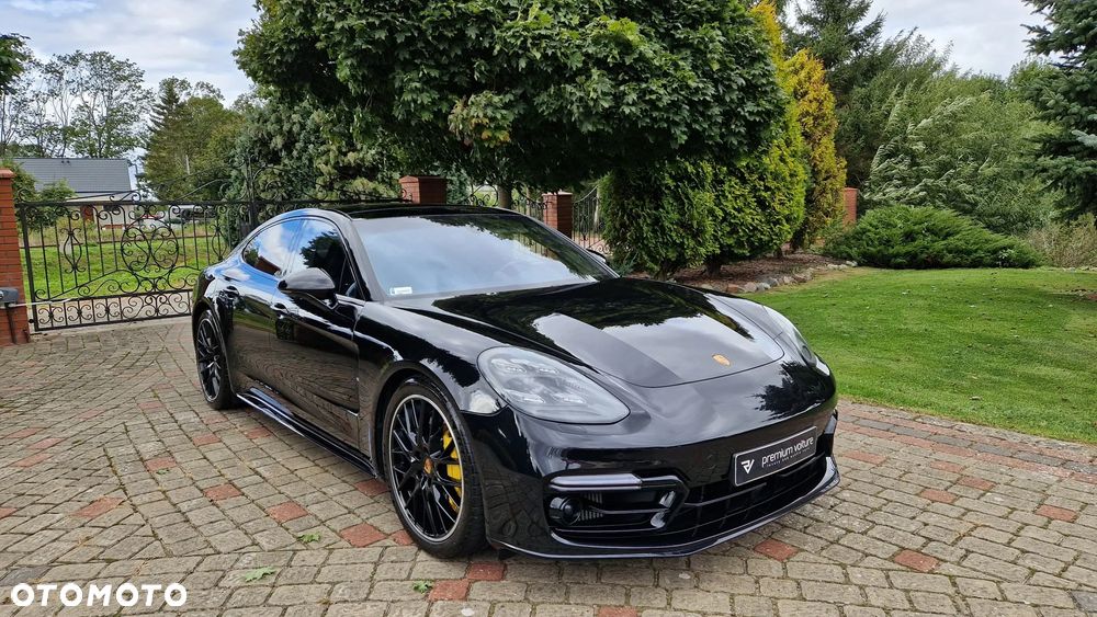 Porsche Panamera Turbo - 1