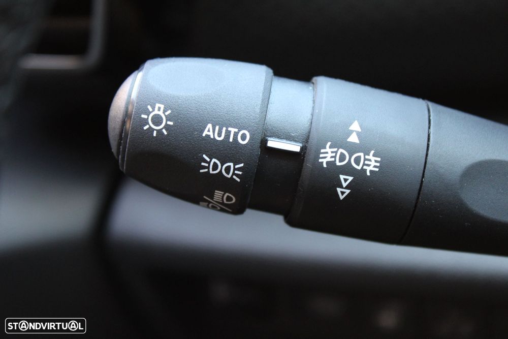 Citroën C4 X PureTech 130 Stop&Start EAT8 SHINE - 14