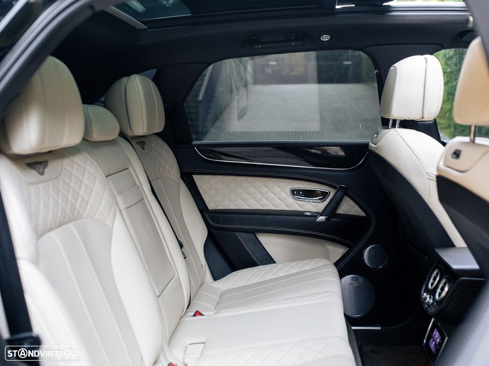 Bentley Bentayga W12 Mulliner - 22