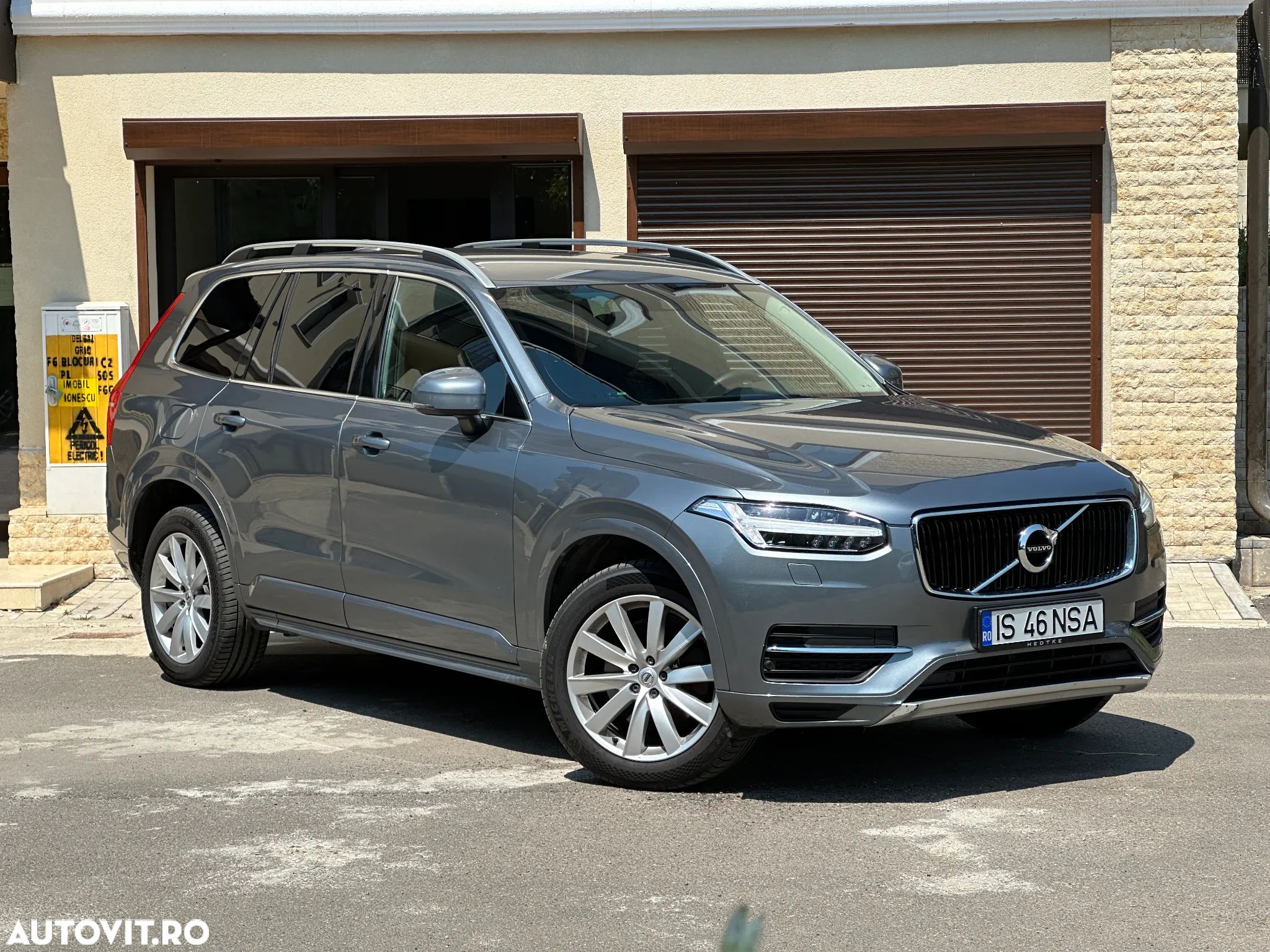 Volvo XC 90 D5 AWD Geartronic Momentum - 1
