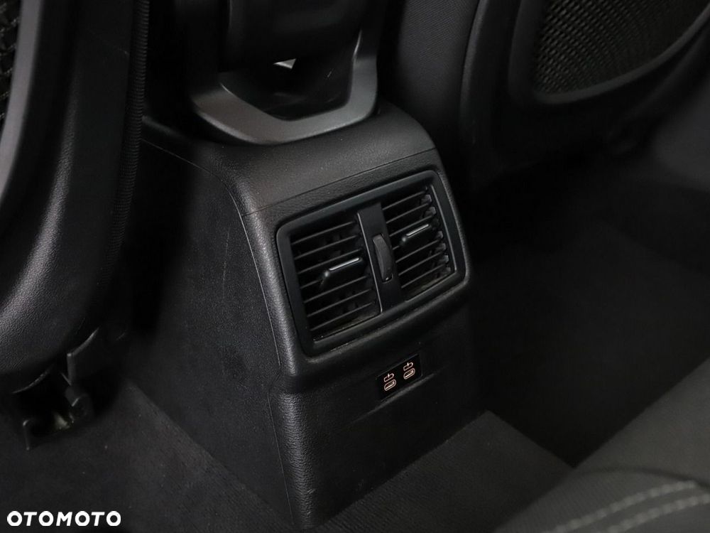 BMW X1 sDrive16d - 36