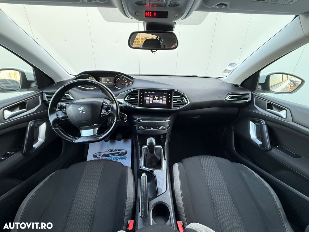 Peugeot 308 1.2 L PureTech Turbo Active - 10